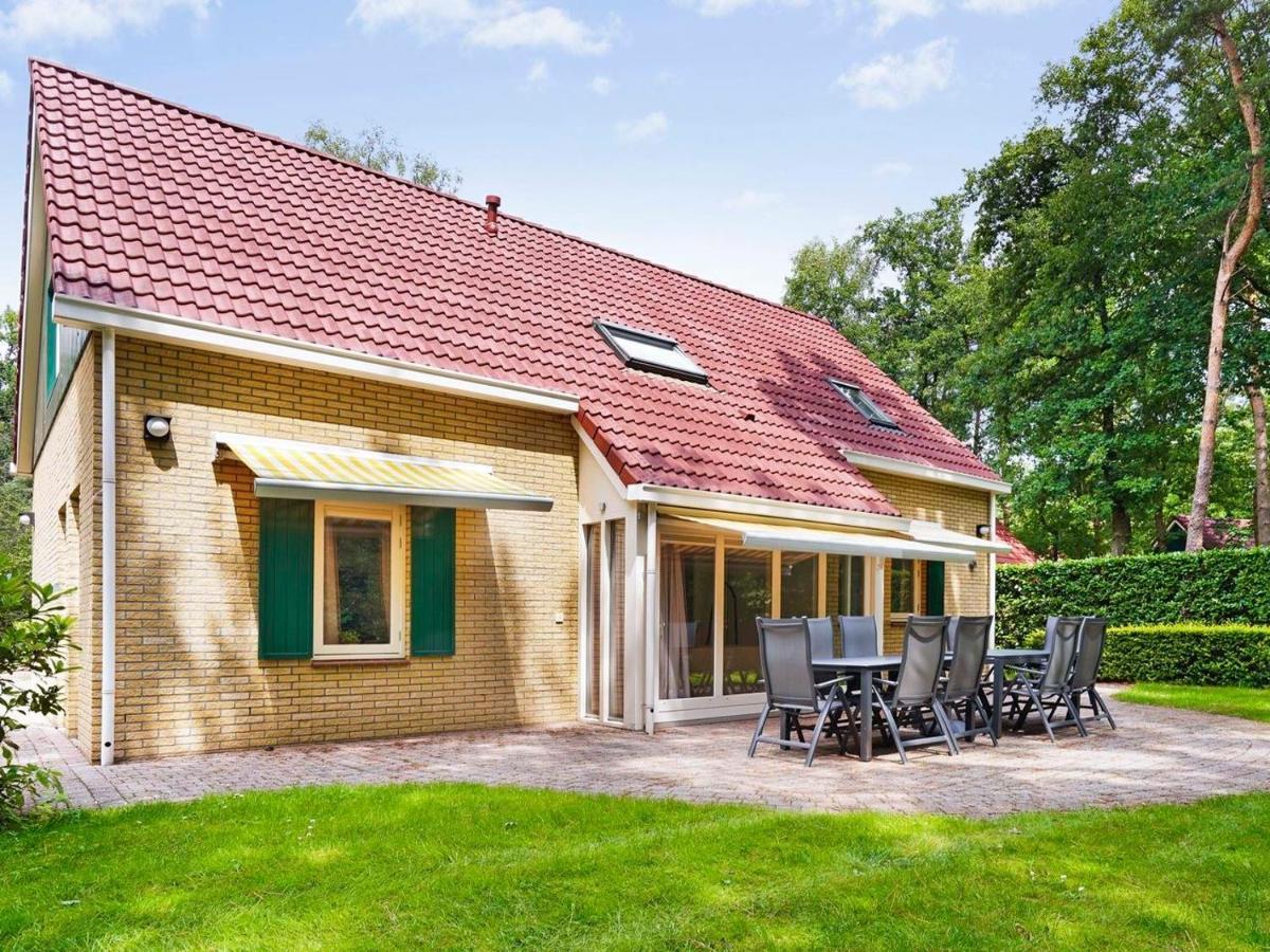Отель Landal Duc De Brabant Westelbeers Экстерьер фото